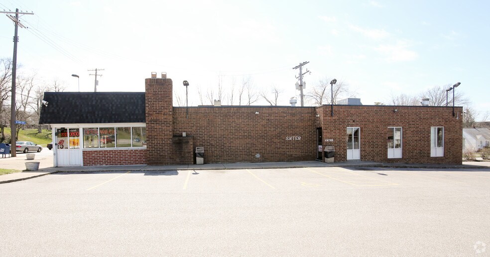 More Photos Of 19505 Euclid Ave, Euclid Restaurant For Sale