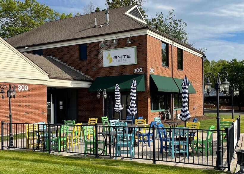 More Photos Of 300 W Main St, Avon Storefront Retail Office For Lease