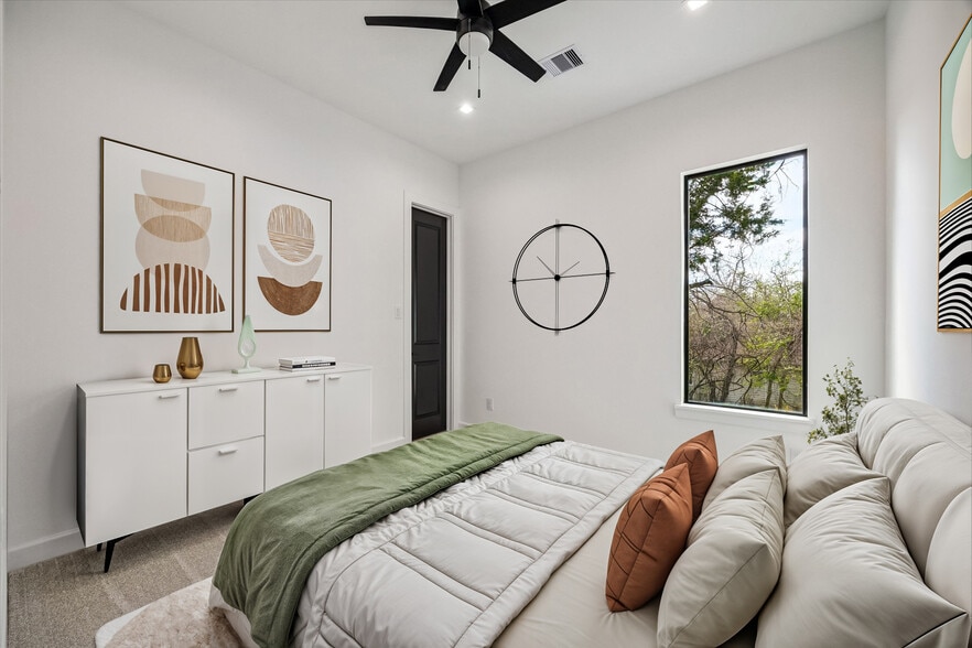 More Photos Of 4710 Sharon St, Houston Multifamily For Sale