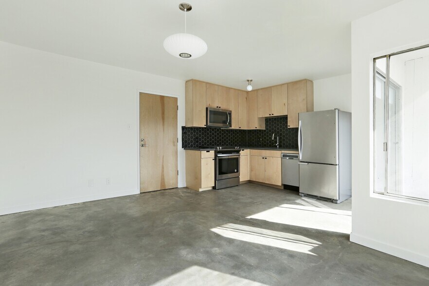 More Photos Of 146 N Vendome St, Los Angeles Apartments For Sale