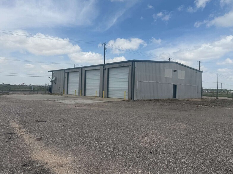 More Photos Of 2011-S Crane, Odessa Warehouse For Lease