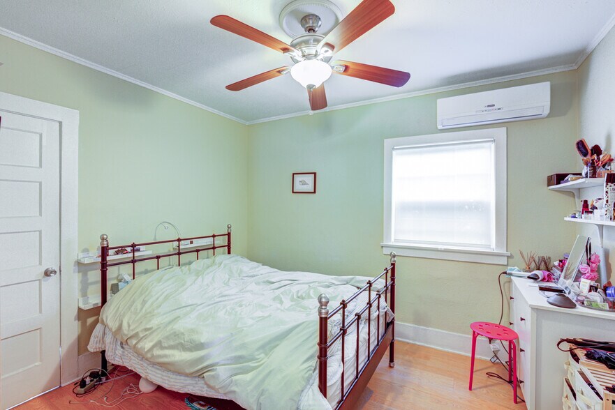 More Photos Of 921 Manzanita St, Los Angeles Apartments For Sale