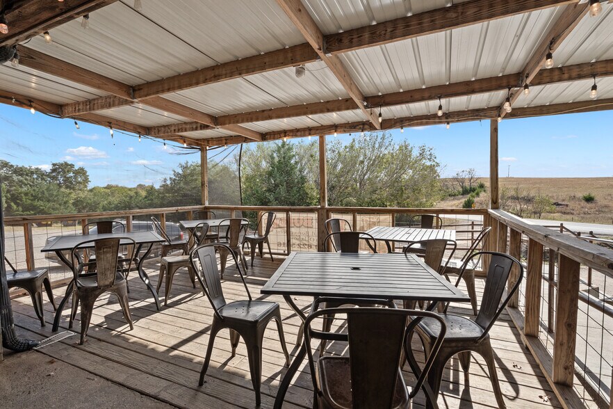 More Photos Of 3133 Chickasaw Trl, Sulphur Restaurant For Sale