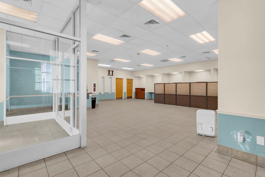 More Photos Of 1201 E Oak St, Kissimmee Office For Sale
