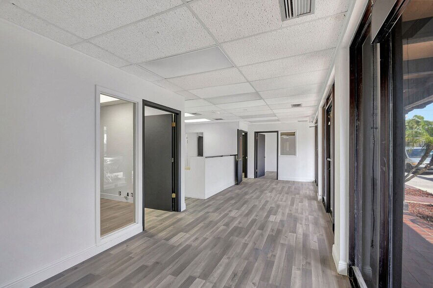 More Photos Of 101 N J St, Lake Worth Office For Lease