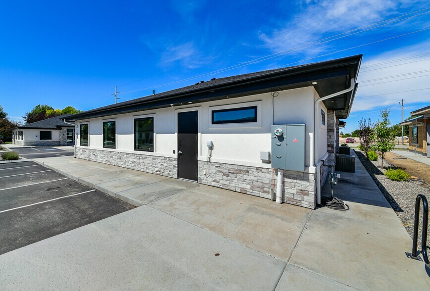 More Photos Of 3169 W Belltower Dr, Meridian Office For Sale
