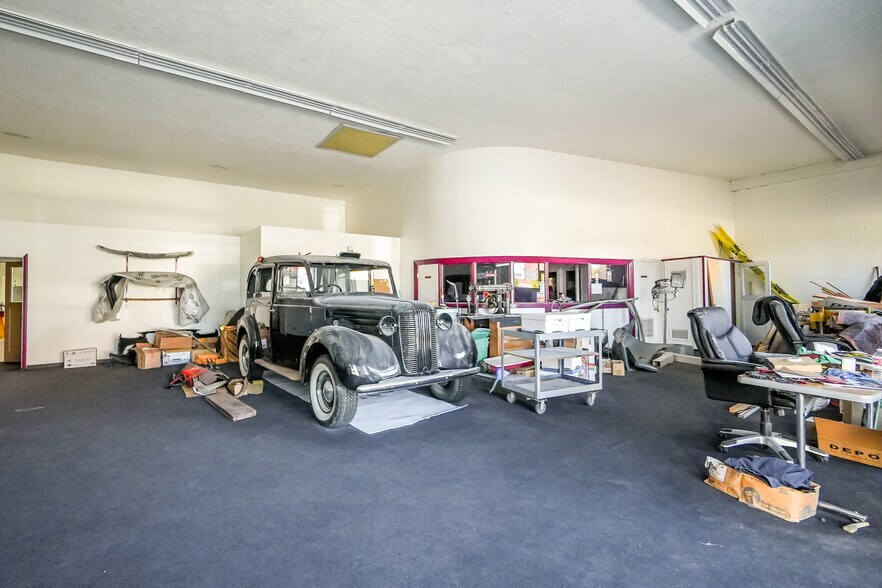 More Photos Of 2323 Nevin Ave, Richmond Auto Repair For Sale