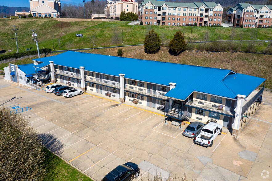 More Photos Of 3655 Cummings Hwy, Chattanooga Hotel For Sale