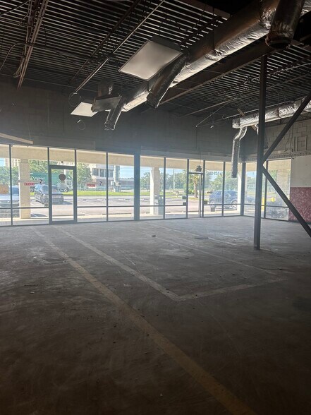 More Photos Of 2000 Mcmillan Ave, Charleston Unknown For Sale