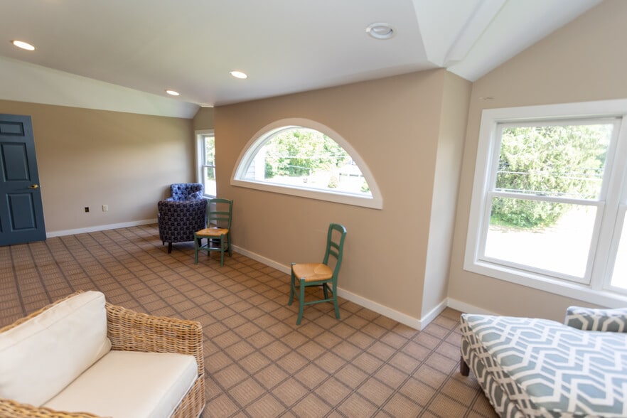 More Photos Of 1587 Boston Post Rd, Westbrook Unknown For Lease