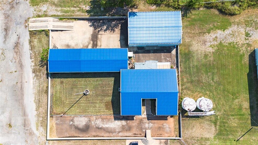 More Photos Of 2249 County Street 2810, Chickasha Industrial For Sale