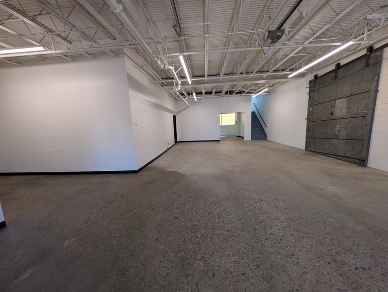 More Photos Of 1835 Dana St, Glendale Distribution For Lease