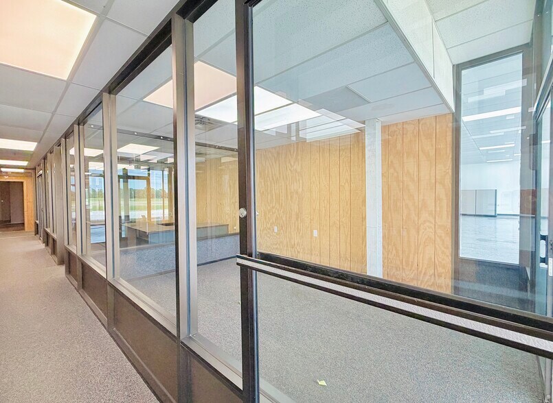 More Photos Of 3601 N Van Buren Byp, Enid Freestanding For Lease