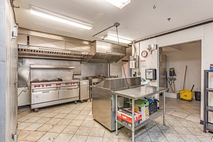 More Photos Of 224 S Union Ave, Pueblo Restaurant For Sale