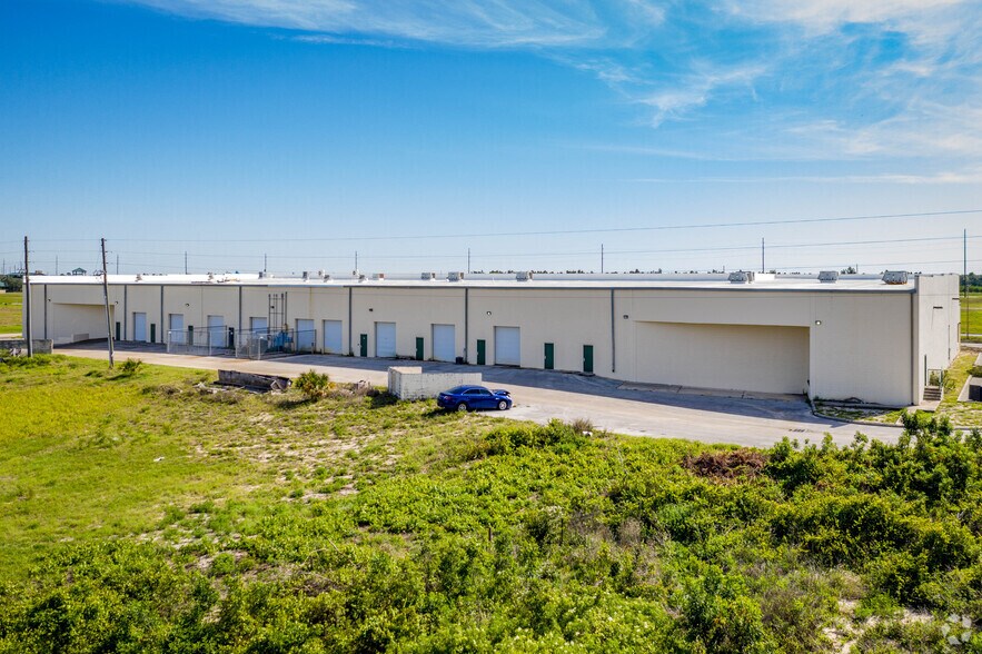 More Photos Of 1750 Longleaf Blvd, Lake Wales Warehouse For Sale