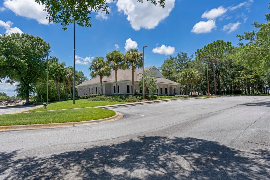 More Photos Of 431 US-441, Lady Lake Bank For Lease
