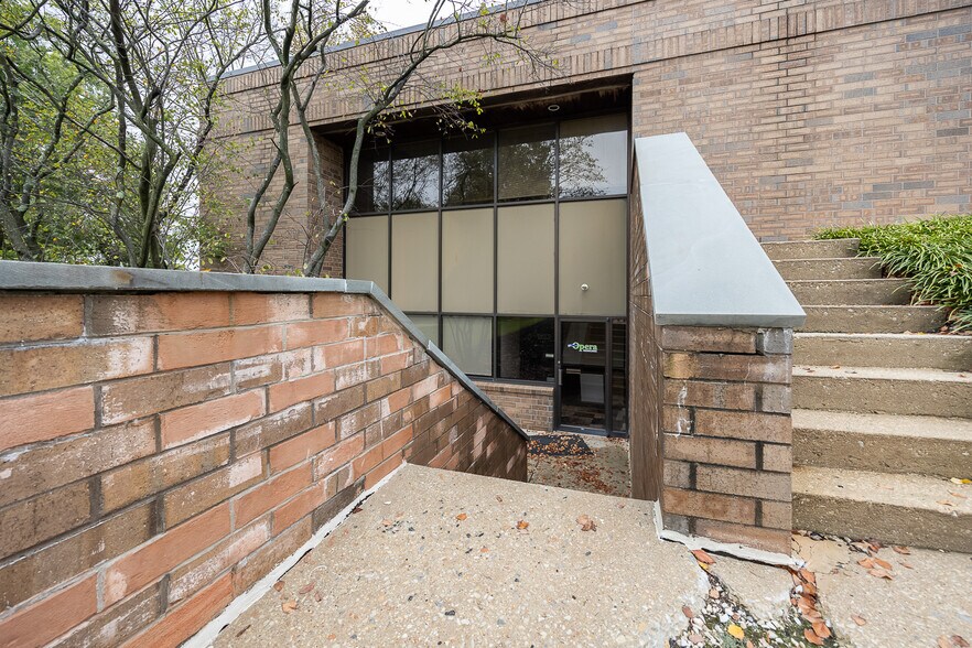 More Photos Of 728 Springdale Dr, Exton Office For Lease