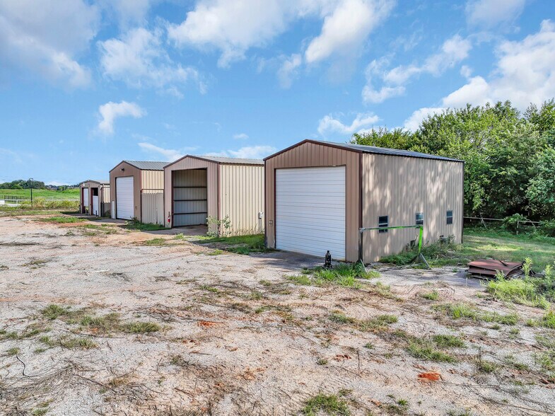 More Photos Of 10910 N County Road 3010, Lindsay Warehouse For Sale