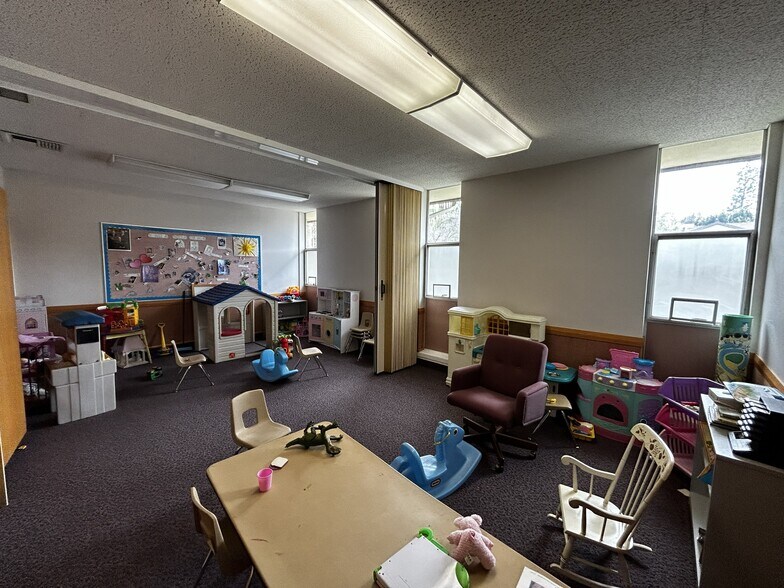 More Photos Of 5520 Topeka Dr, Tarzana Specialty For Sale