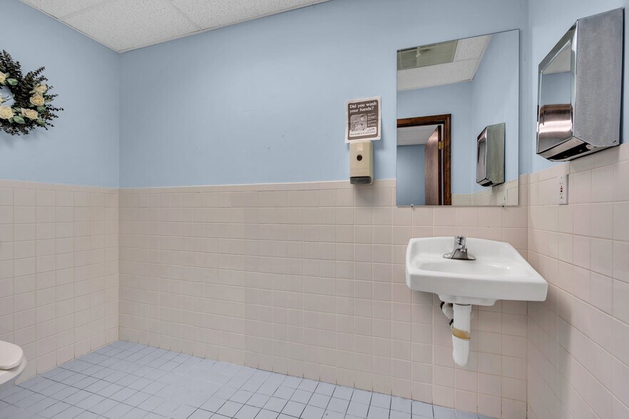 More Photos Of 1 Dag Hammarskjold Blvd, Howell Medical For Lease