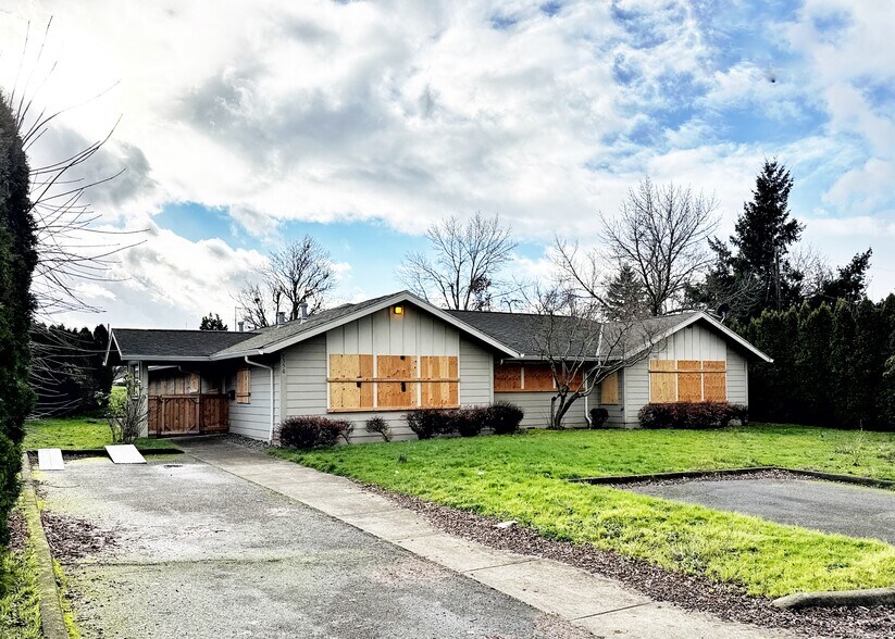 More Photos Of 9350 SE Taylor St, Portland Healthcare For Sale