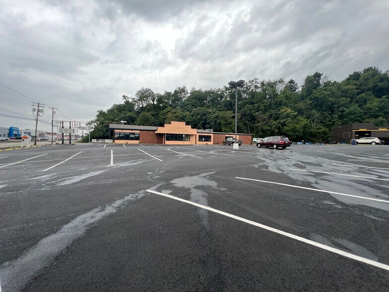 More Photos Of 5185 State Route 30, Greensburg Restaurant For Lease