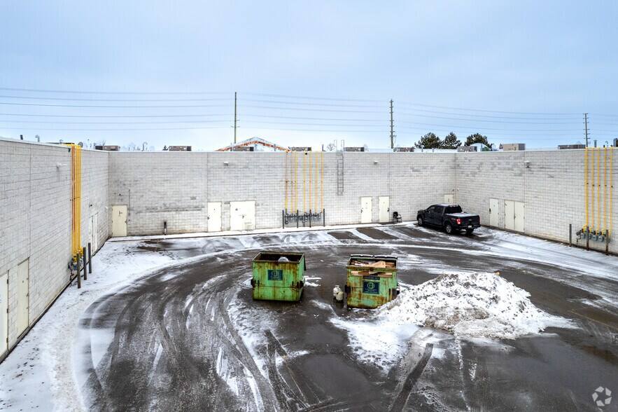 More Photos Of 8099 Weston Rd, Vaughan General Retail For Lease