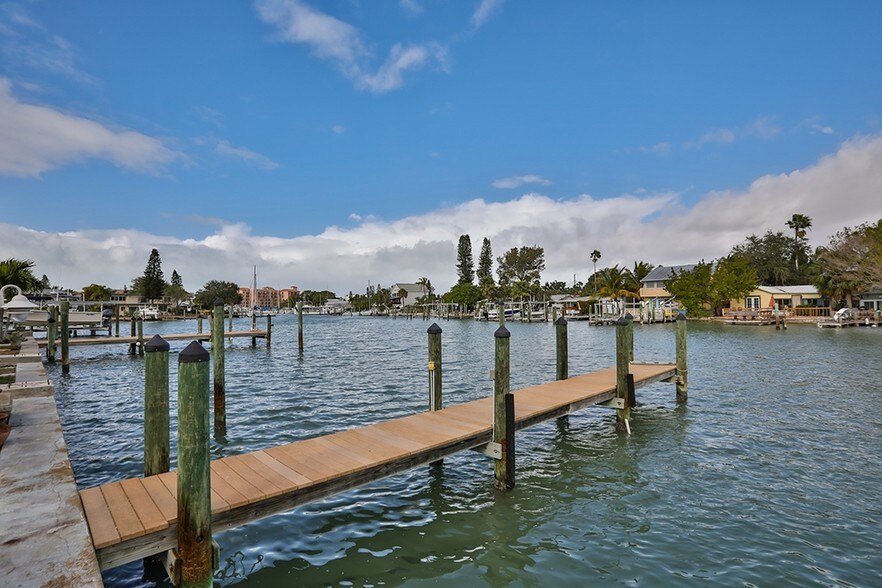 More Photos Of 515 129th Ave, Madeira Beach Apartments For Sale