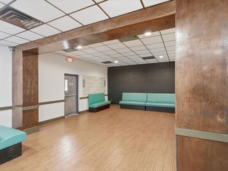 More Photos Of 8797 20th St, Vero Beach Hotel For Lease