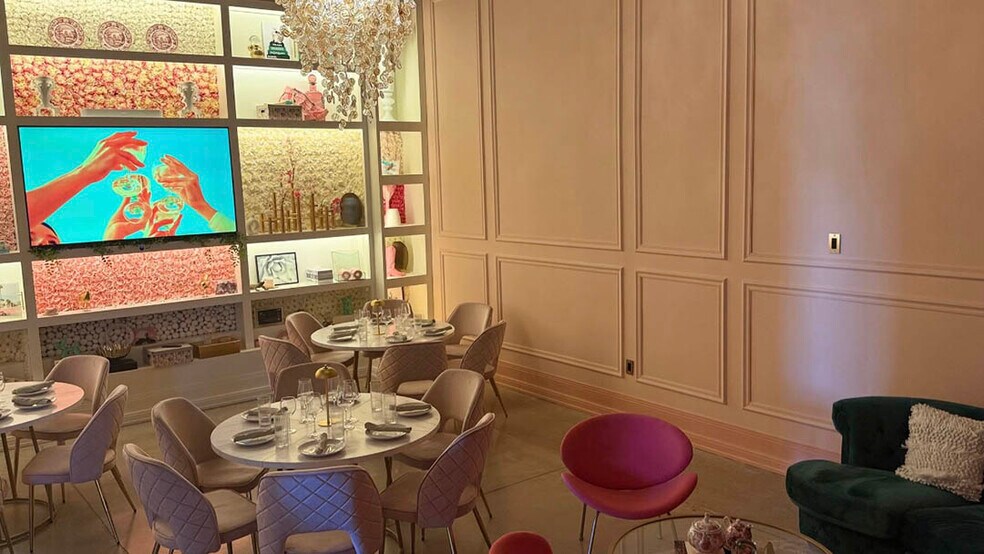 More Photos Of SEQ HWY 114 & Davis Blvd, Westlake Restaurant For Lease