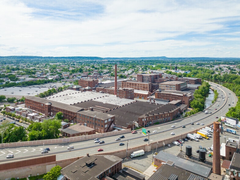 More Photos Of 90 Dayton Ave, Passaic Unknown For Lease