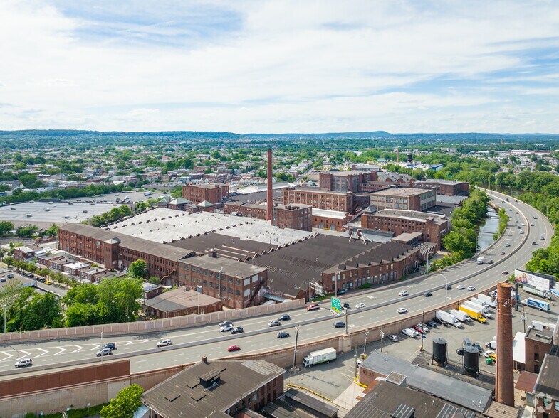 More Photos Of 90 Dayton Ave, Passaic Unknown For Lease