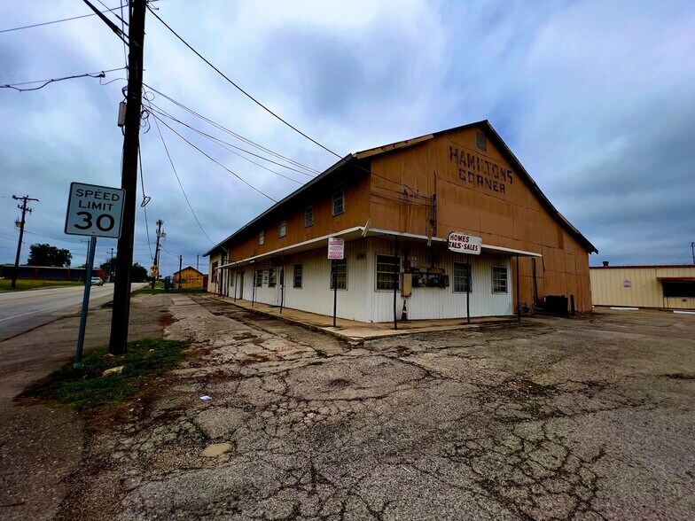 More Photos Of 103-109 Gibbs Sprawl Rd, Converse General Retail For Sale