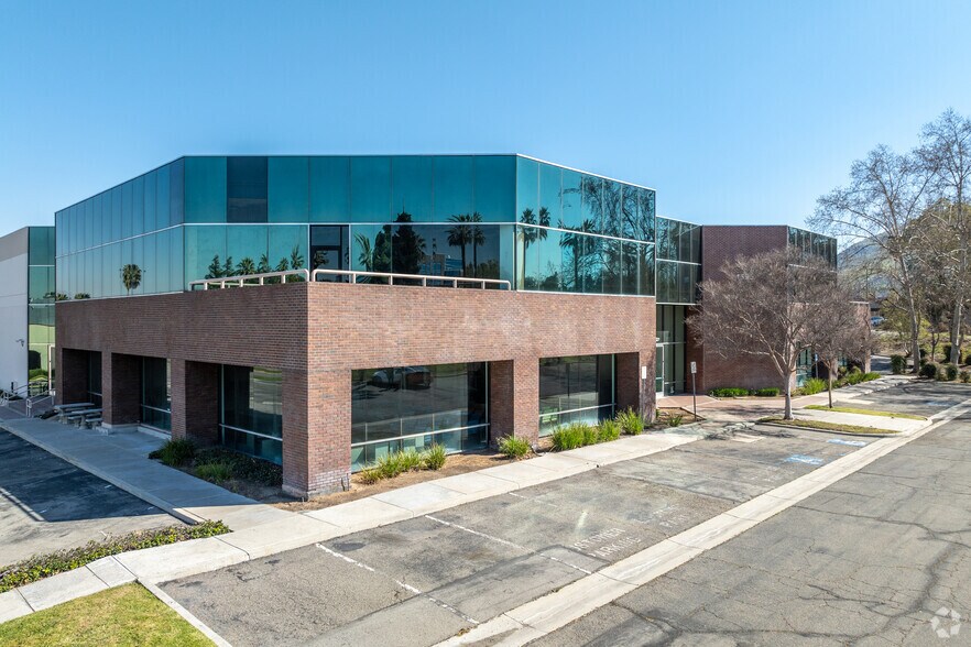 Primary Photo Of 1595 Spruce St, Riverside Office For Lease