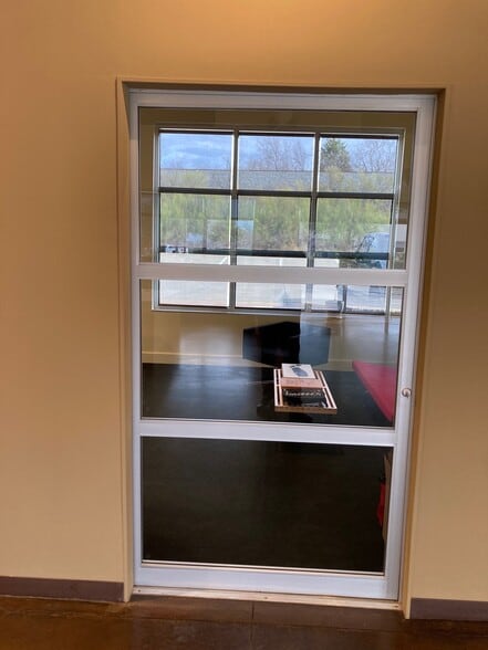 More Photos Of 4300 Marsh Ridge Rd, Carrollton Showroom For Lease