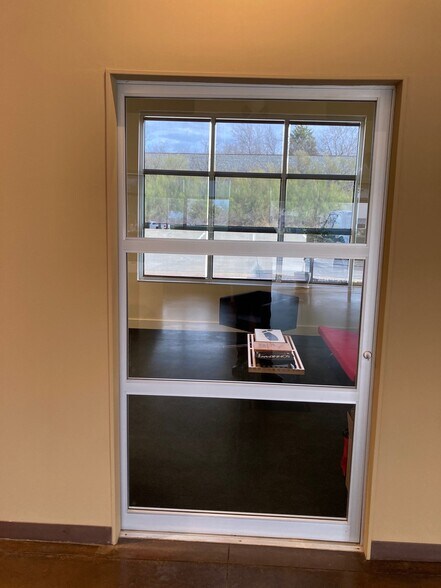 More Photos Of 4300 Marsh Ridge Rd, Carrollton Showroom For Sale