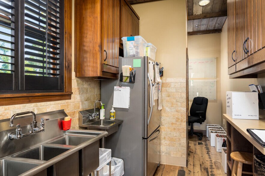 More Photos Of 8054 Fairplay Rd, Somerset Winery Vineyard For Sale