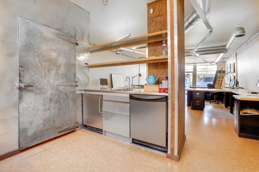 More Photos Of 4023 Zuni St, Denver Storefront For Sale