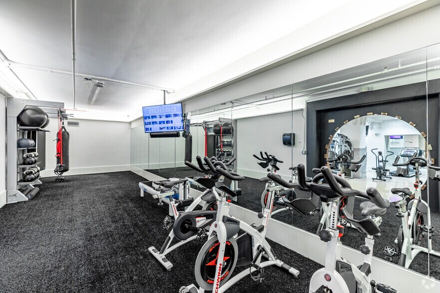 More Photos Of 1007 5th Ave, San Diego Apartments For Lease