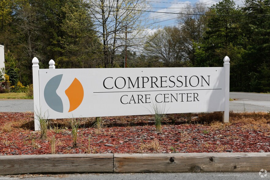 More Photos Of 2232 Plastics Dr, Gastonia Light Distribution For Sale