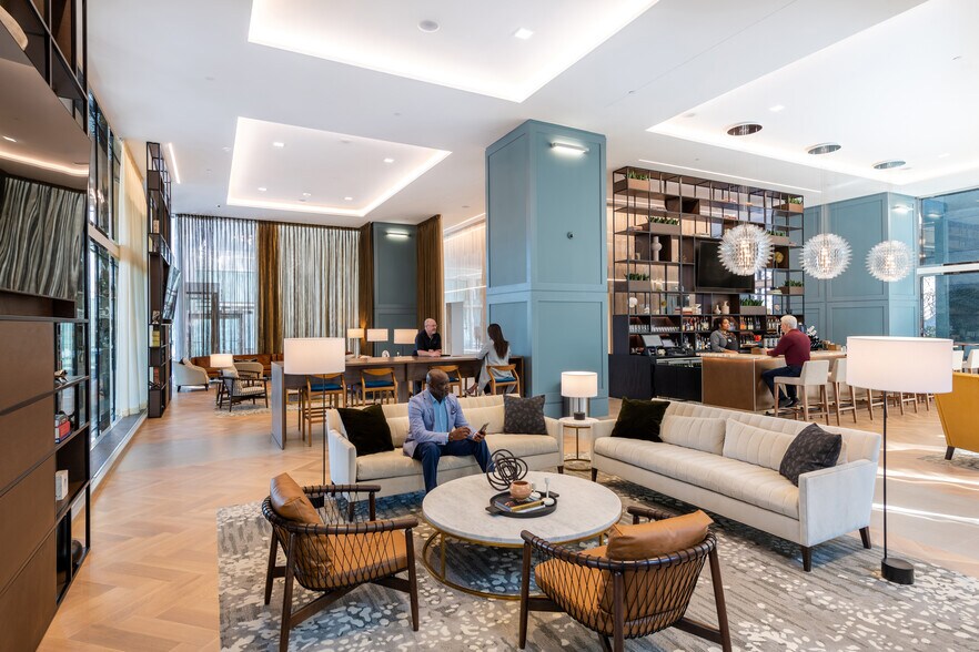 More Photos Of 5910 N Central Expy, Dallas Office For Sale