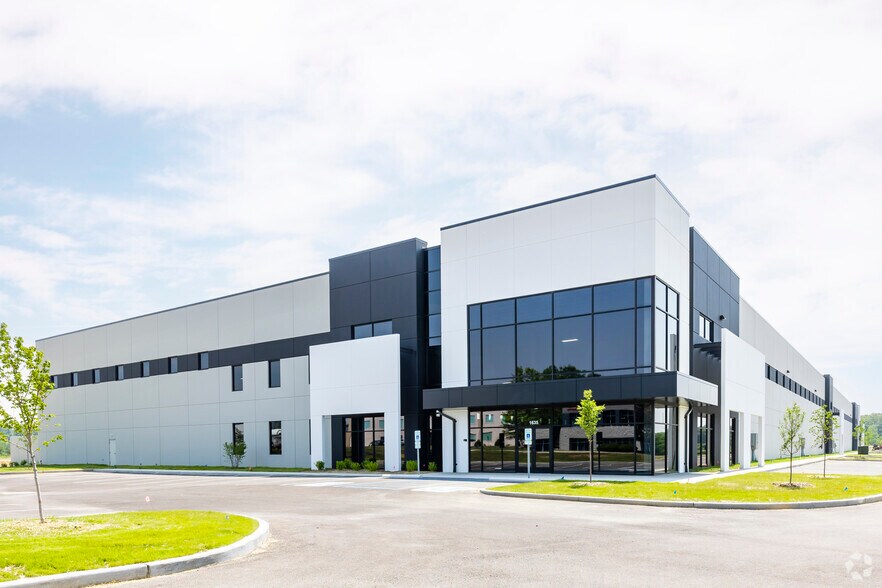 More Photos Of 1635 Technology Dr, Dardenne Prairie Unknown For Lease