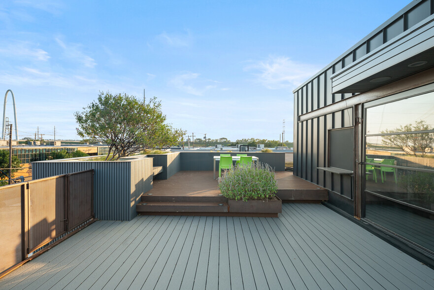 More Photos Of 127 Pittsburg St, Dallas Loft Creative Space For Lease