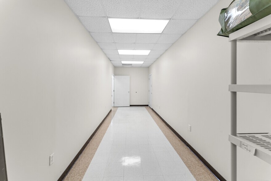 More Photos Of 1306 Heidt Ave, Savannah Office For Sale