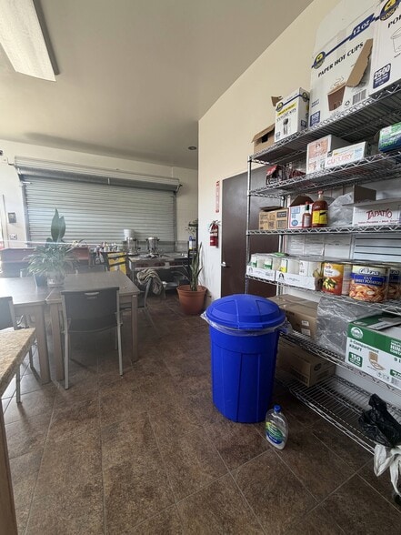 More Photos Of 1036 E Compton Blvd, Compton Storefront Retail Office For Lease