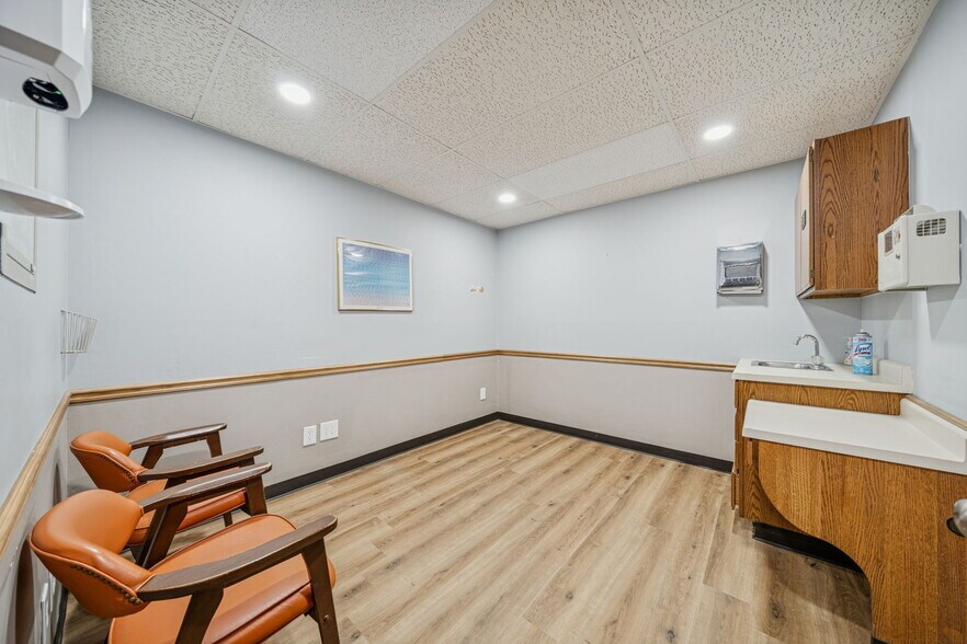 More Photos Of 985 Penn St, Brackenridge Medical For Sale