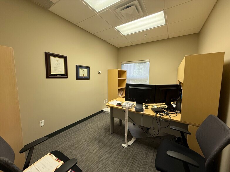 More Photos Of 518 Laura Av, Red Deer County Office For Sale