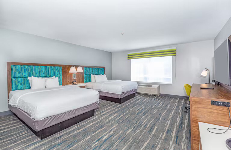 More Photos Of 2700 Green Oaks Rd, Fort Worth Hotel For Sale