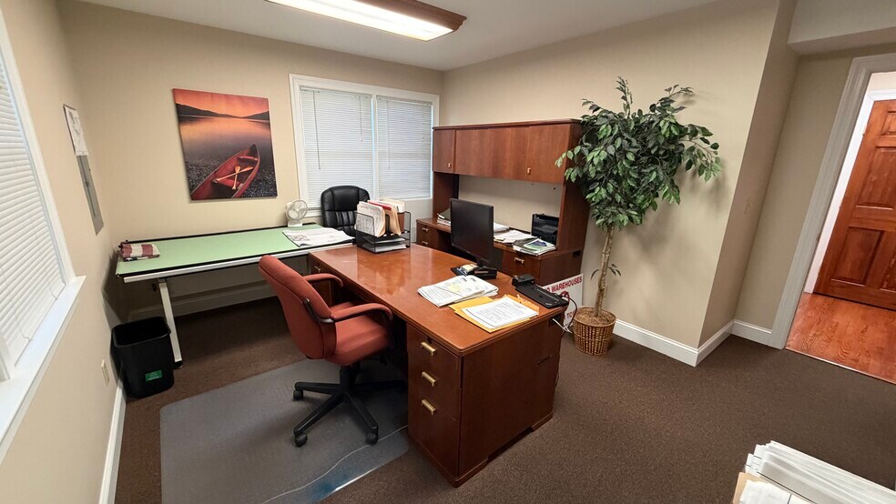 More Photos Of 205 State Route 31 N, Washington Office Residential For Sale