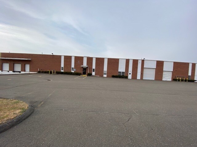 More Photos Of 27 Dodge Ave, North Haven Warehouse For Lease